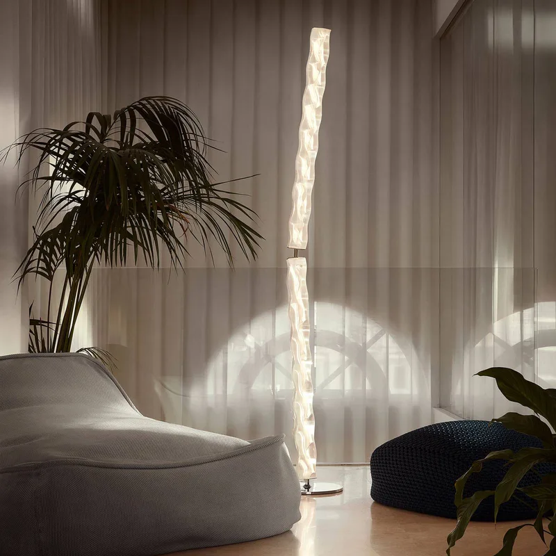 Hugo Floor LED design vloerlamp prisma by Slamp in Transparent – product photo