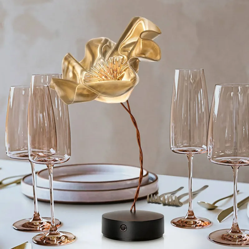 LaFleur LED tafellamp, oplaadbare batterij, fluweel van Slamp in Goud, Matzwart, Koper – productfoto