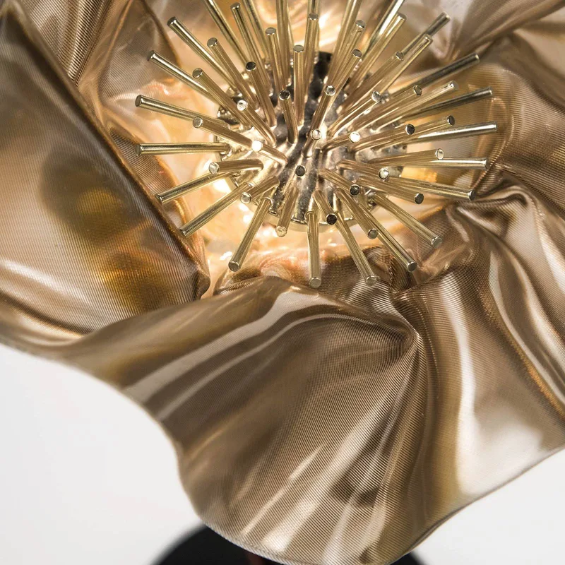 LaFleur LED tafellamp, oplaadbare batterij, fluweel by Slamp in Gold, Matzwart, Copper – product photo 4 of 5