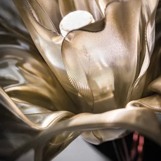 LaFleur LED wandlamp, fluweel van Slamp in Zwart, Goud, Koper – productfoto 5 van 5