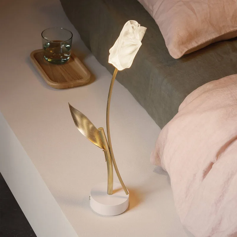 LED tafellamp Tulip, witte voet by Slamp in Gold, White – product photo 2 of 5