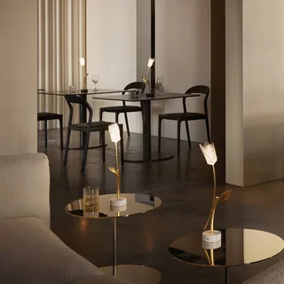 LED tafellamp Tulip, zwarte voet van Slamp in Goud, Zwart – productfoto 3 van 4