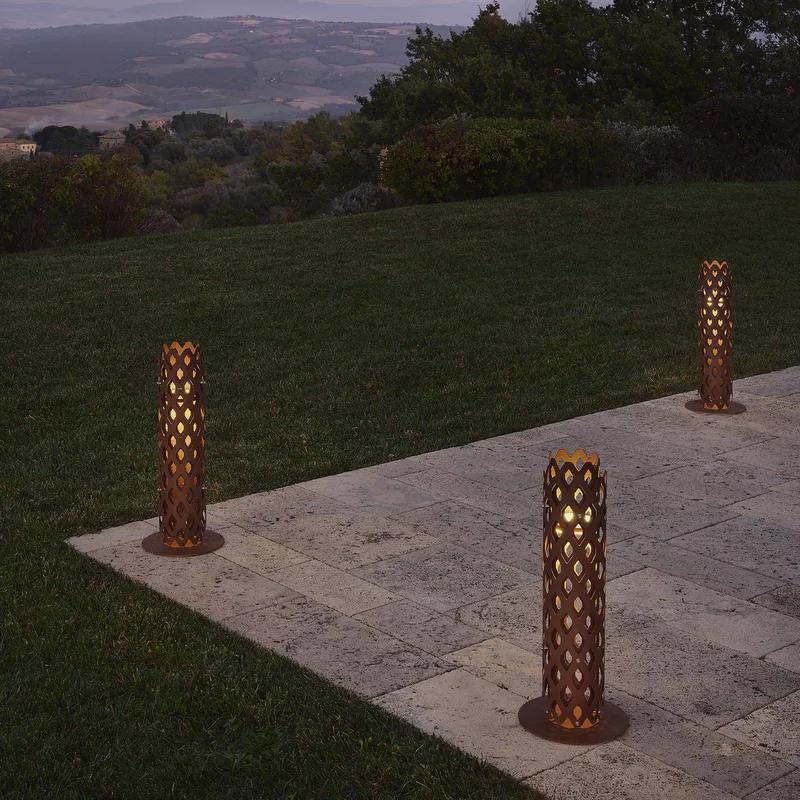 LED tuinpadverlichting Charlotte, cortenstaal, hoogte 63 cm, IP65 från Slamp i Corten – produktbild 3 av 4