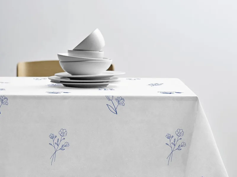 Charm Tafelkleed 140 x 320 cm van Södahl in White – productfoto