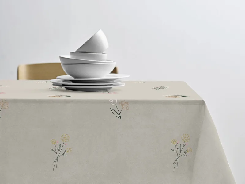 Charm tafelkleed - 270 x 140 cm - 100% gesponnen polyester - rechthoekig - tafellaken met gebordureerde bloemen van Södahl in Beige – productfoto
