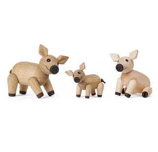 Wooden Figure Animal Pigg "Poppy” 31g H6.0xW4.2xL8.5cm (made in Vietnam) speelgoedfiguur kinderen en volwassenen by Spring Copenhagen in Oak – product photo 3 of 5