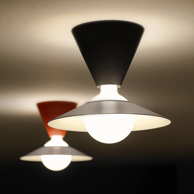 Fante LED plafondlamp, 2.700 K, rood van Stilnovo in Rood gepoedercoat, wit (RAL 9010) – productfoto