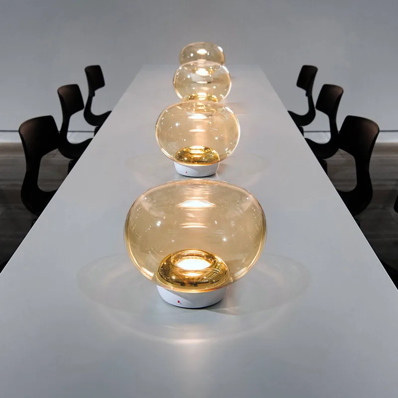 La Mariée LED tafellamp goud/wit de Stilnovo en Or, Blanc – photo du produit