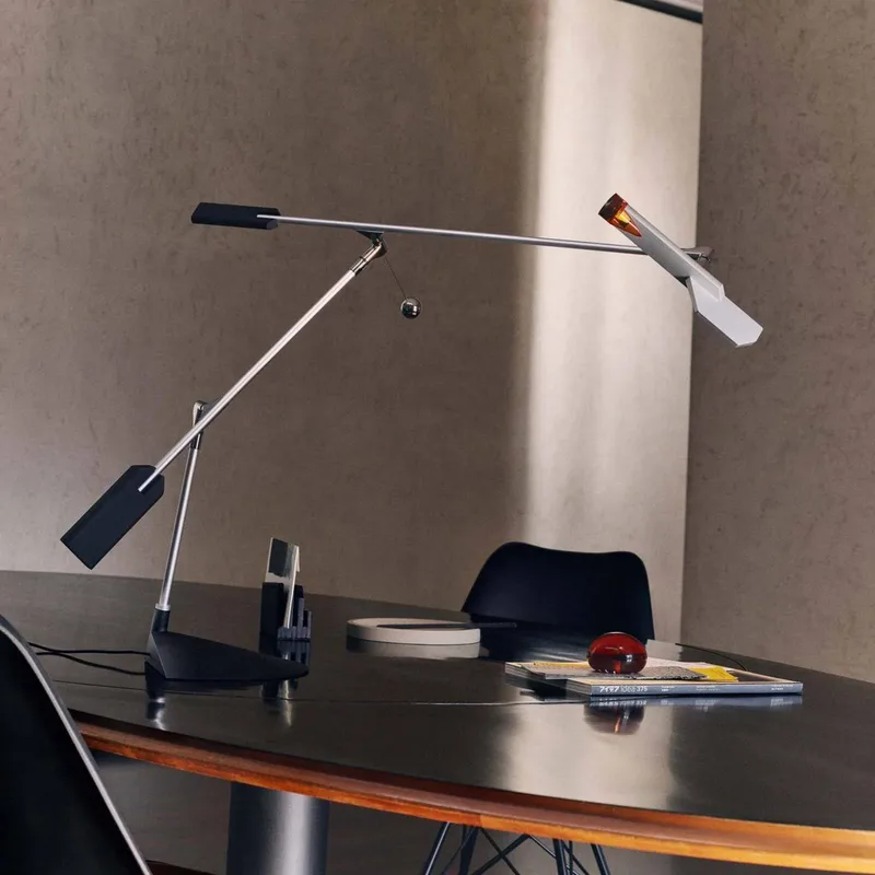 LED tafellamp Halley, uitsteeklengte 100 cm by Stilnovo in Grijs – product photo