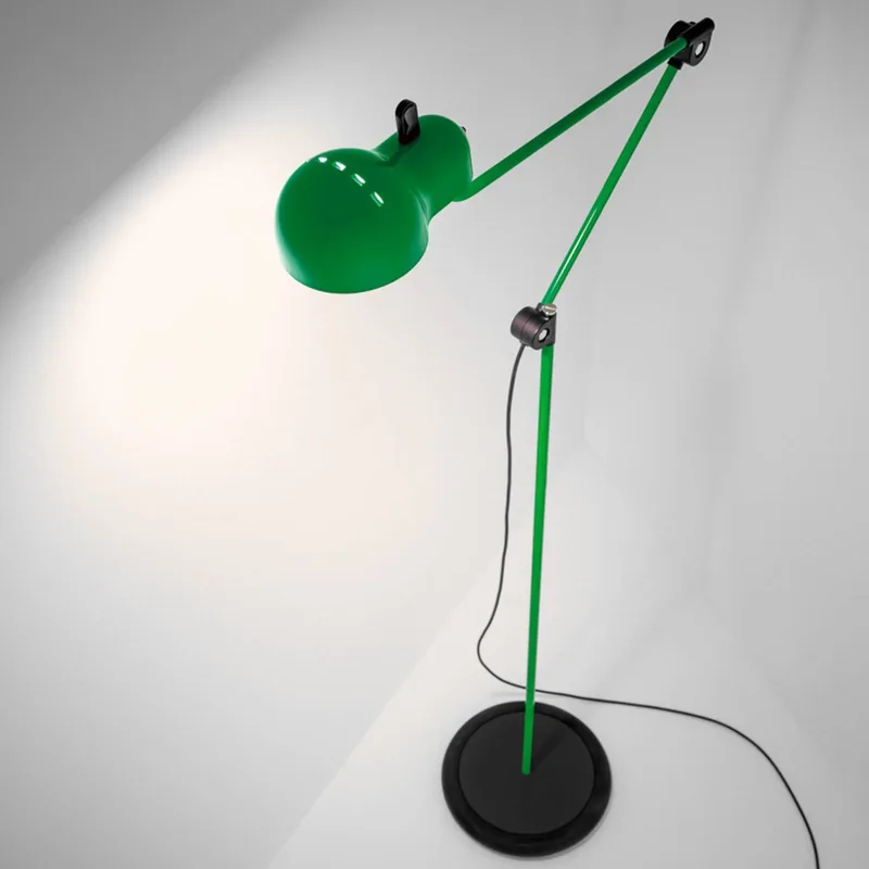 Topo LED vloerlamp, groen fra Stilnovo i Groen (RAL 6029), zwart gesatineerd – produktbillede