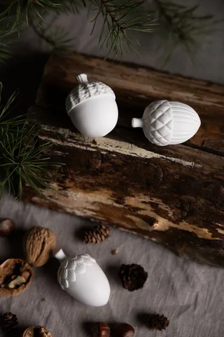 Dekofigur Eichel Keramik weiß Herbstdeko, Dekofigur aus Keramik by Storefactory – product photo 3 of 3