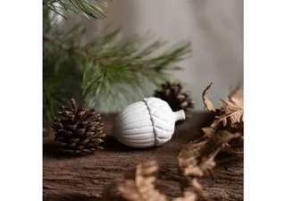 Dekoobjekt Eichel Holeby in weiß Herbstdeko van Storefactory – productfoto 1 van 3