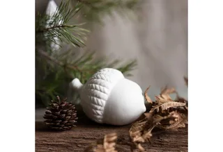 Dekoobjekt Eichel Vastansjö Herbstdeko in weiß by Storefactory – product photo 1 of 3
