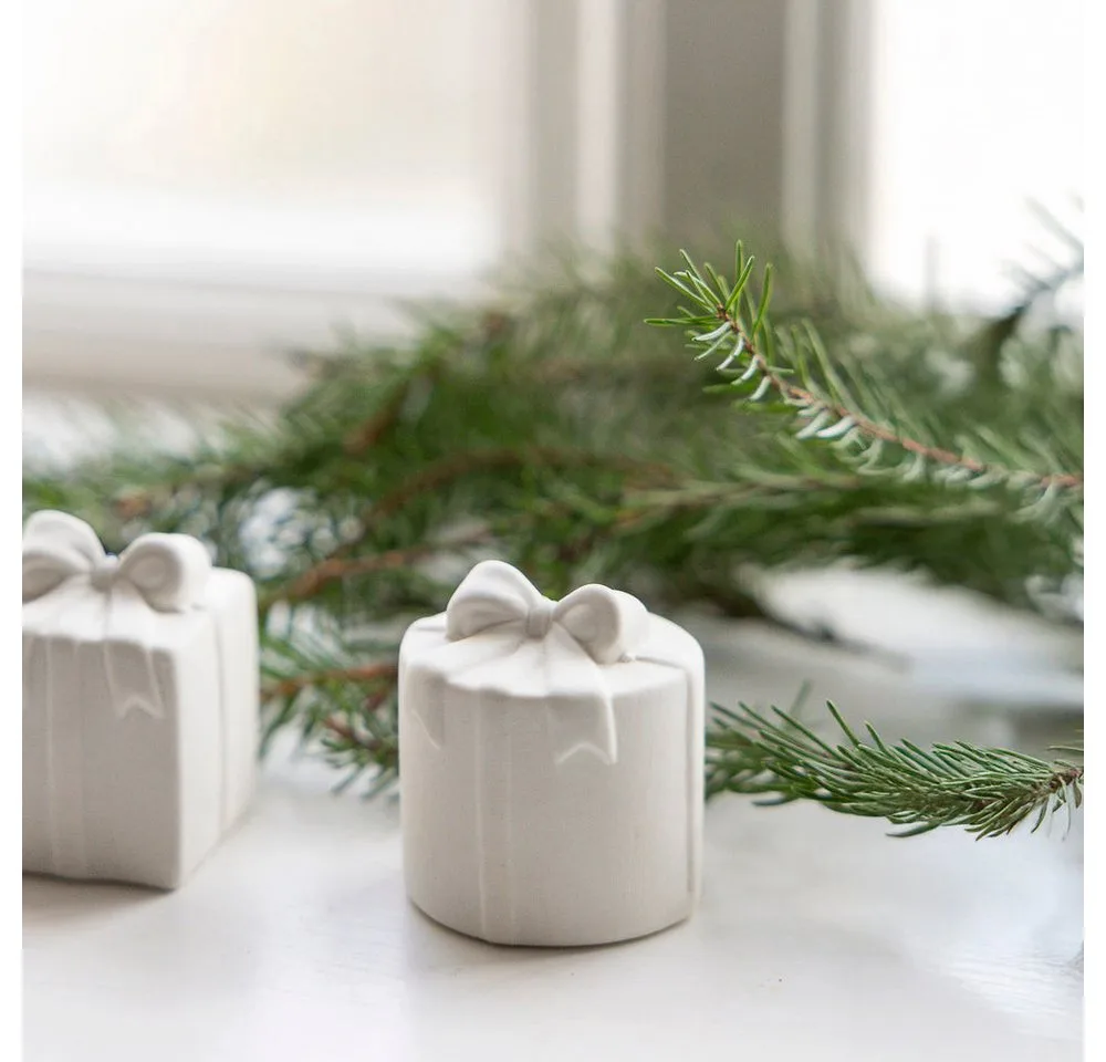Dekoobjekt Weihnachtsdeko Geschenk Kramhult rund aus Keramik in weiß van Storefactory – productfoto