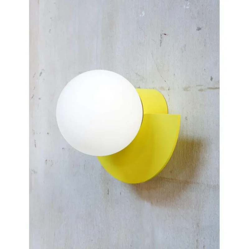 Candy Big Circle 180 L Wandleuchte, gelb von Swedish Ninja – Produktfoto