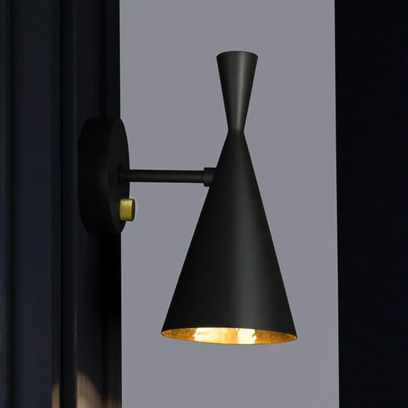 Beat Wandlamp Matt Black/Brass - Tom Dixon Beat Wall - Woonkamer - Designer - Metaal - 1 lamp fra Tom Dixon – produktbillede
