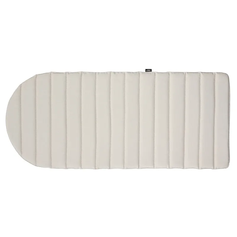 Groove Volles Kissen Putty fra Tom Dixon – produktbillede