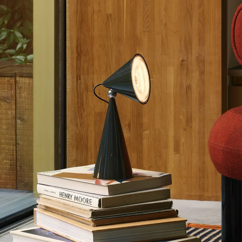 Pose Portable tafellamp Kelp - Tom Dixon - Woonkamer - Designer - Kunststof - 1 lamp by Tom Dixon – product photo