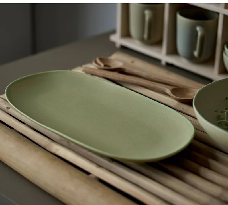 Shoku Serveerschotel 34 x 18 x 2,5 cm by Villa Collection in Pure Green – product photo