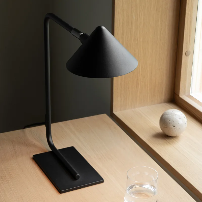 Kuro-tafellamp, zwart, 40 cm, metaal, G9 van Watt & Veke – productfoto
