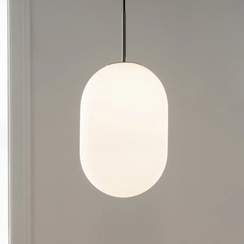 Noor hanglamp, Ø 24 cm, opaal/zwart, glas von Watt & Veke – Produktfoto
