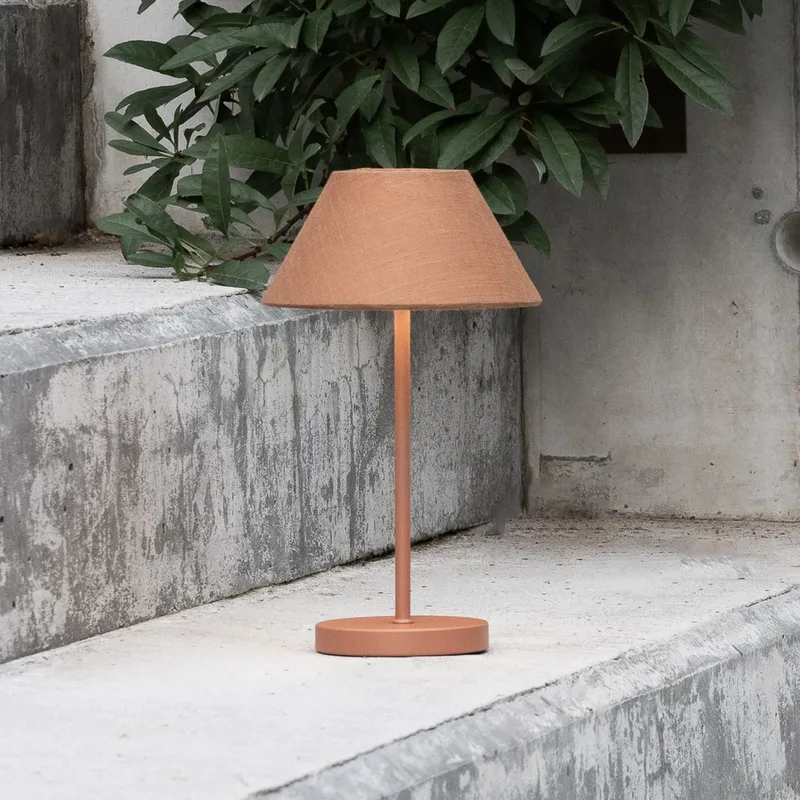 Teya LED-tafellamp op accu, terracotta, 26 cm, IP44 von Watt & Veke – Produktfoto
