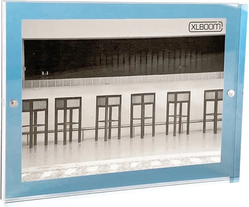 Acrylic Magnetic Fotolijst 16x21cm Sky Blue - magnetische minimalistische fotolijst in acryl - design fotokader van XLBoom in Blauw – productfoto