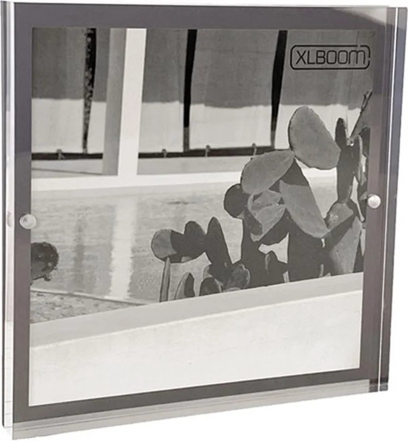Acrylic Magnetic Fotolijst 18x18cm Dark Grey - magnetische minimalistische fotolijst in acryl transparant - design fotokader från XLBoom i Mörkgrå – produktbild