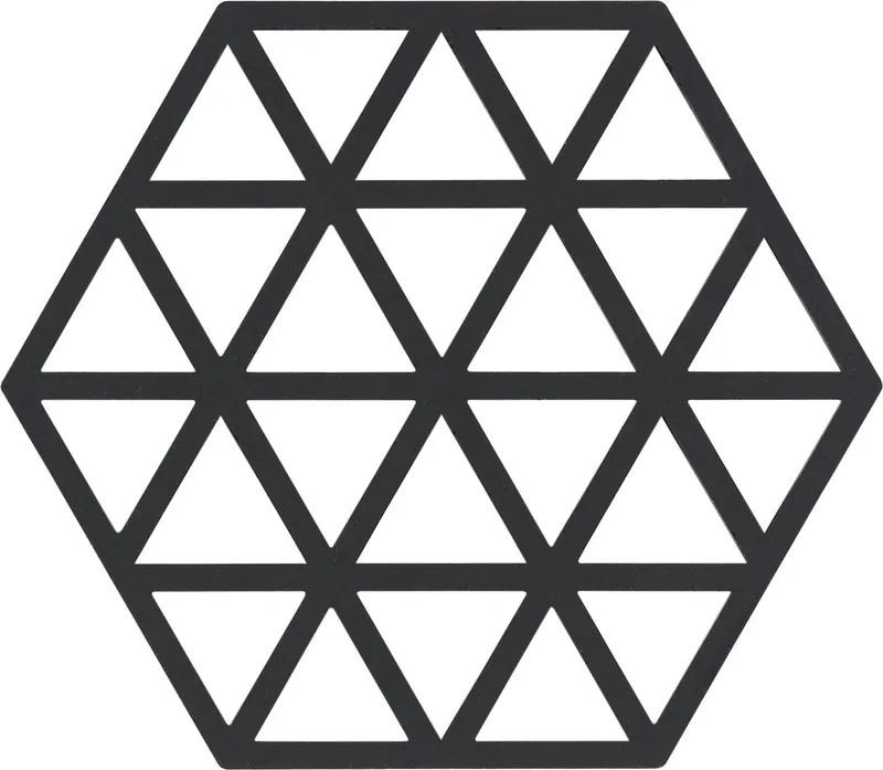 Pannenonderzetter Triangles – Onderzetters Pannen – Hittebestendig tot 250°C – Vaatwasserbestendig – Siliconen – 16 × 14 × 0,9 cm – Zwart by Zone Denmark in Black – product photo