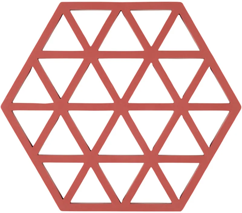 Pannenonderzetter Triangles – Onderzetters Pannen – Hittebestendig tot 250°C – Vaatwasserbestendig – Siliconen – 16 × 14 × 0,9 cm från Zone Denmark i Burned Red – produktbild