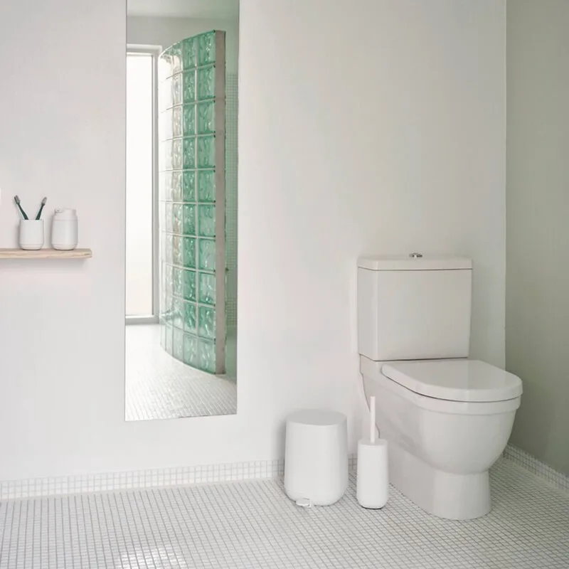 Time Pedaalemmer - Prullenbak Badkamer Softclose - Afvalemmer Klein - Toilet & Badkamer Accessoires - Kunststof - 3 liter - 27,5 x 20,8 cm - Wit van Zone Denmark in White – productfoto