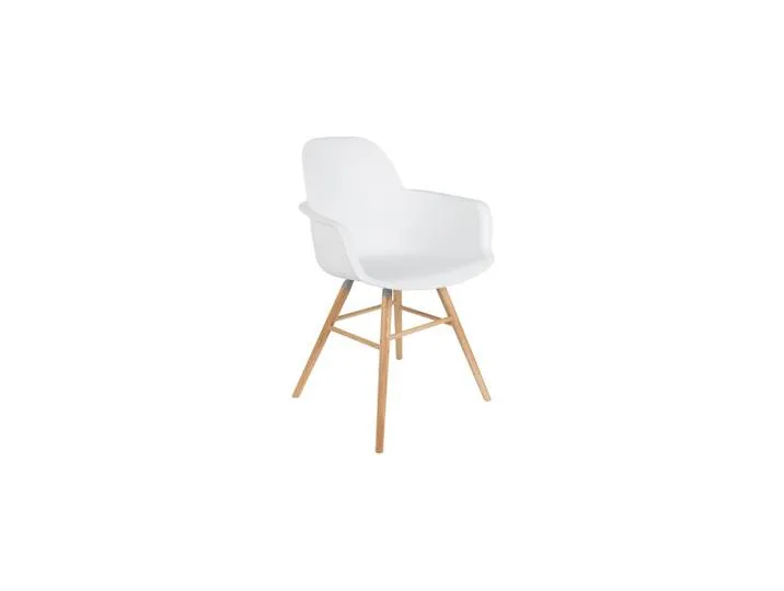Fauteuil en polypropylène blanc, assise enveloppante, pieds frêne von Zuiver – Produktfoto