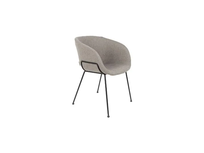 Fauteuil en tissu gris, piètement en métal noir, assise large, su de Zuiver – photo du produit