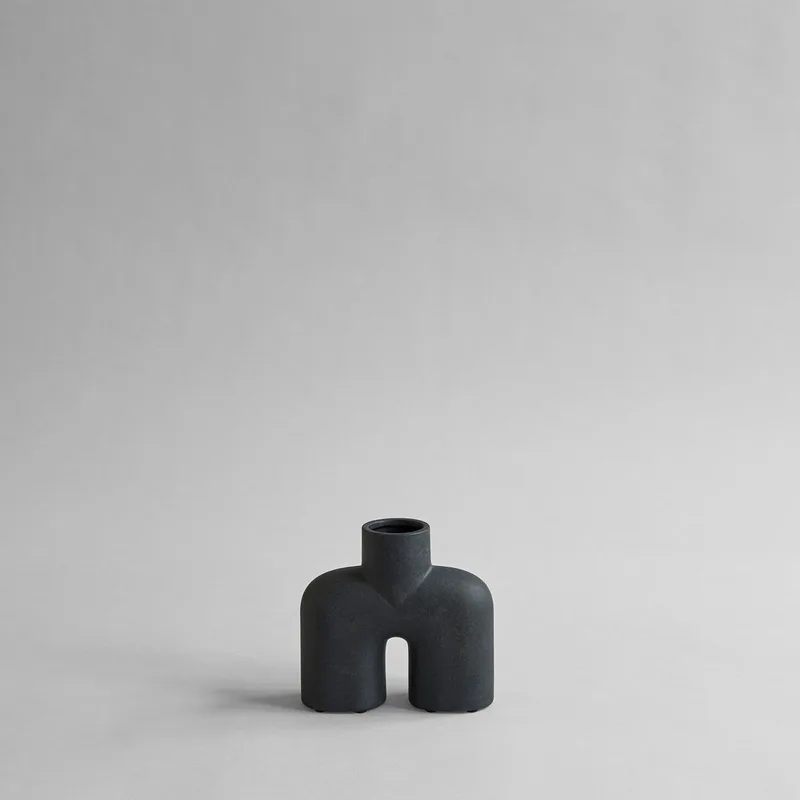Cobra Vase Uno, Mini - Black by 101 Copenhagen – product photo
