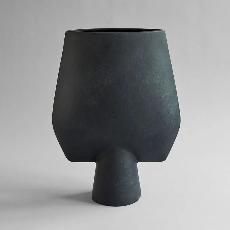 Sphere Vase Square, Hexa - Black de 101 Copenhagen – photo du produit