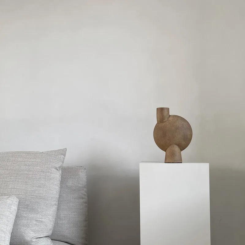 Sphere Vase Bubl, Medio - Ocher by 101 Copenhagen – interior photo