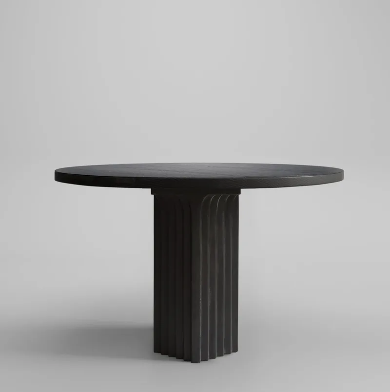 Arc Dining Table, Ø120 - Coffee Black Oak van 101 Copenhagen – productfoto