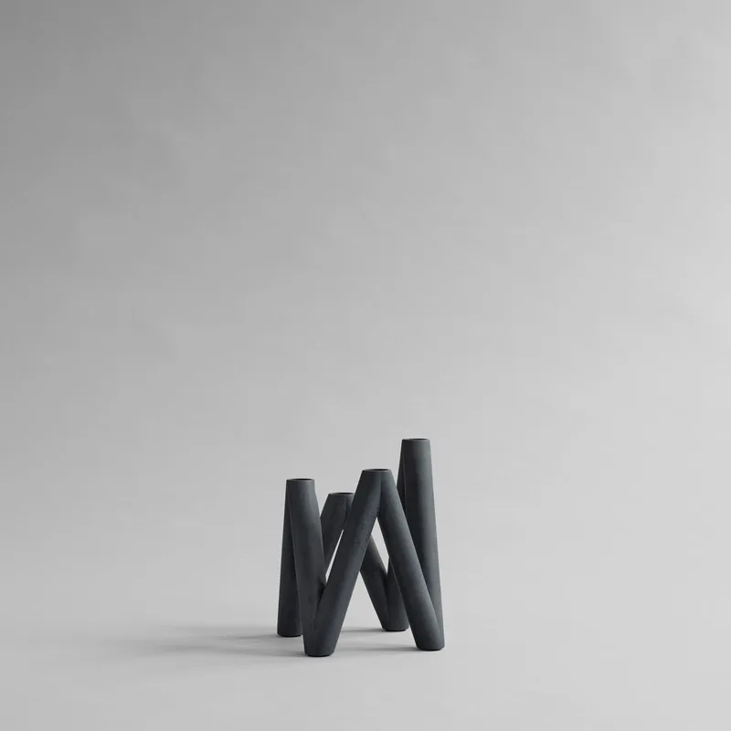 W Candle Holder - Black von 101 Copenhagen – Produktfoto