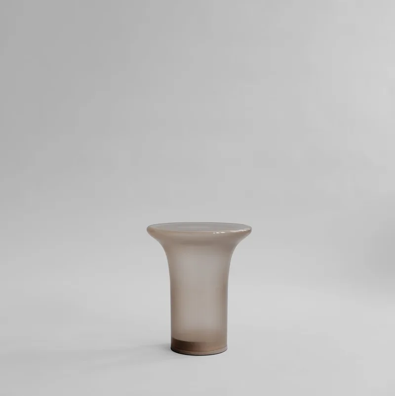 Trumpet Table, Tall - Smoked Desert von 101 Copenhagen – Produktfoto