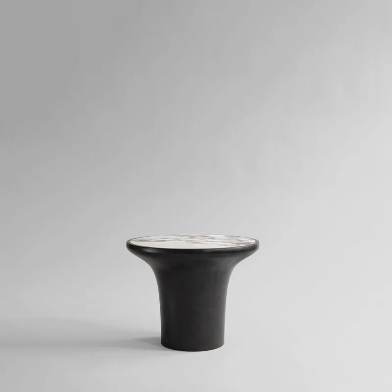 Trumpet Table, Low - Calacatta von 101 Copenhagen – Produktfoto