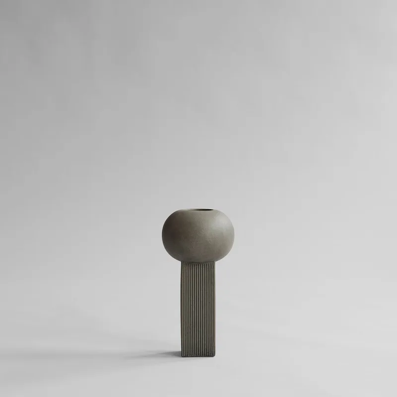 Empire Vase, Mini - Dark Grey de 101 Copenhagen – photo du produit