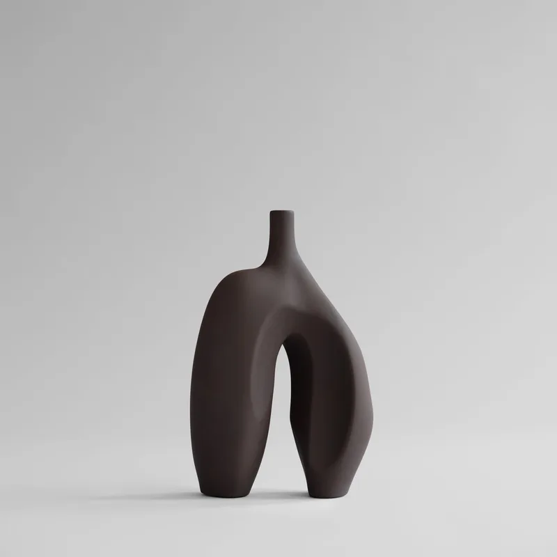 Ni Vase, Medio - Chocolate Brown van 101 Copenhagen – productfoto
