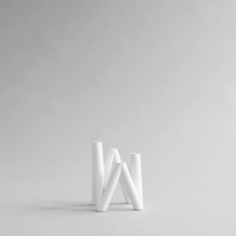 W Candle Holder - Bone White von 101 Copenhagen – Produktfoto