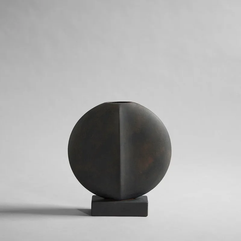 Guggenheim Vase, Mini - Coffee von 101 Copenhagen – Produktfoto