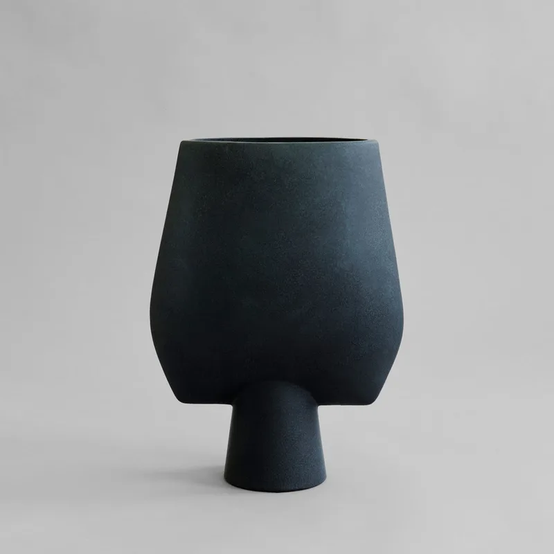 Sphere Vase Square, Big - Black de 101 Copenhagen – photo du produit