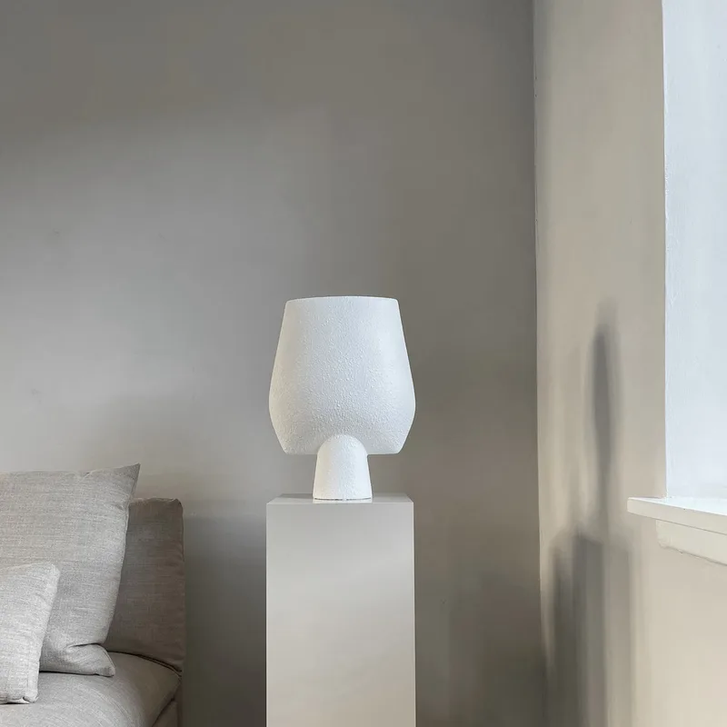 Sphere Vase Square, Big - Bubble White von 101 Copenhagen – Ambientefoto