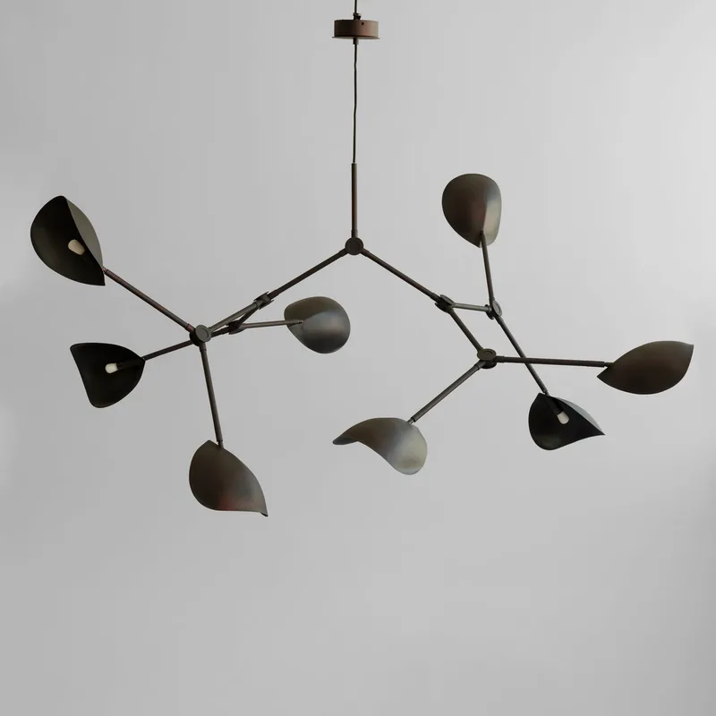 Stingray Chandelier, Grande - Burned Black (5m) van 101 Copenhagen – productfoto