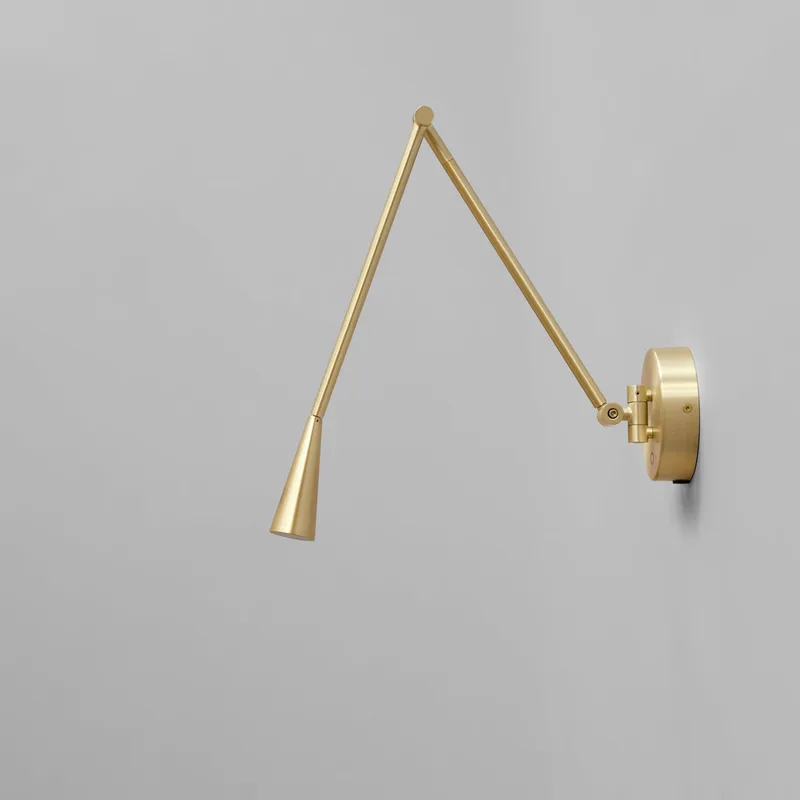 Snake Wall Lamp - Brass von 101 Copenhagen – Produktfoto