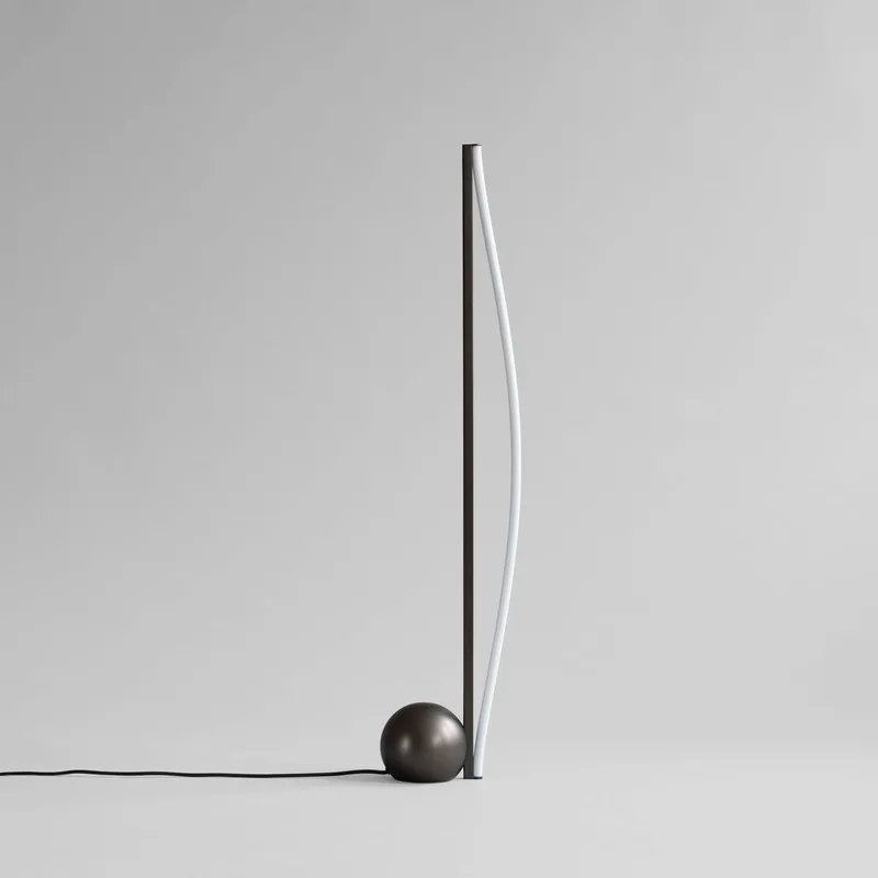 Bow Floor Lamp - Bronze von 101 Copenhagen – Produktfoto