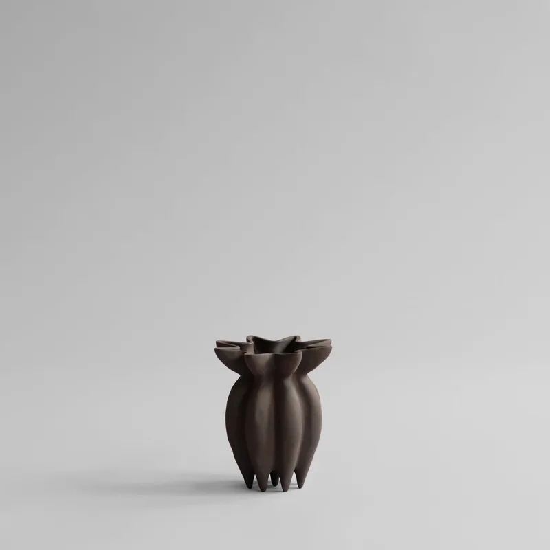 Lotus Vase, Petit - Coffee by 101 Copenhagen – product photo